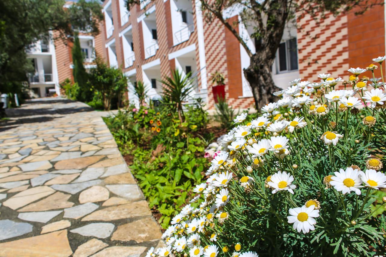 Noan Hotel & Resort Dhermi Bagian luar foto